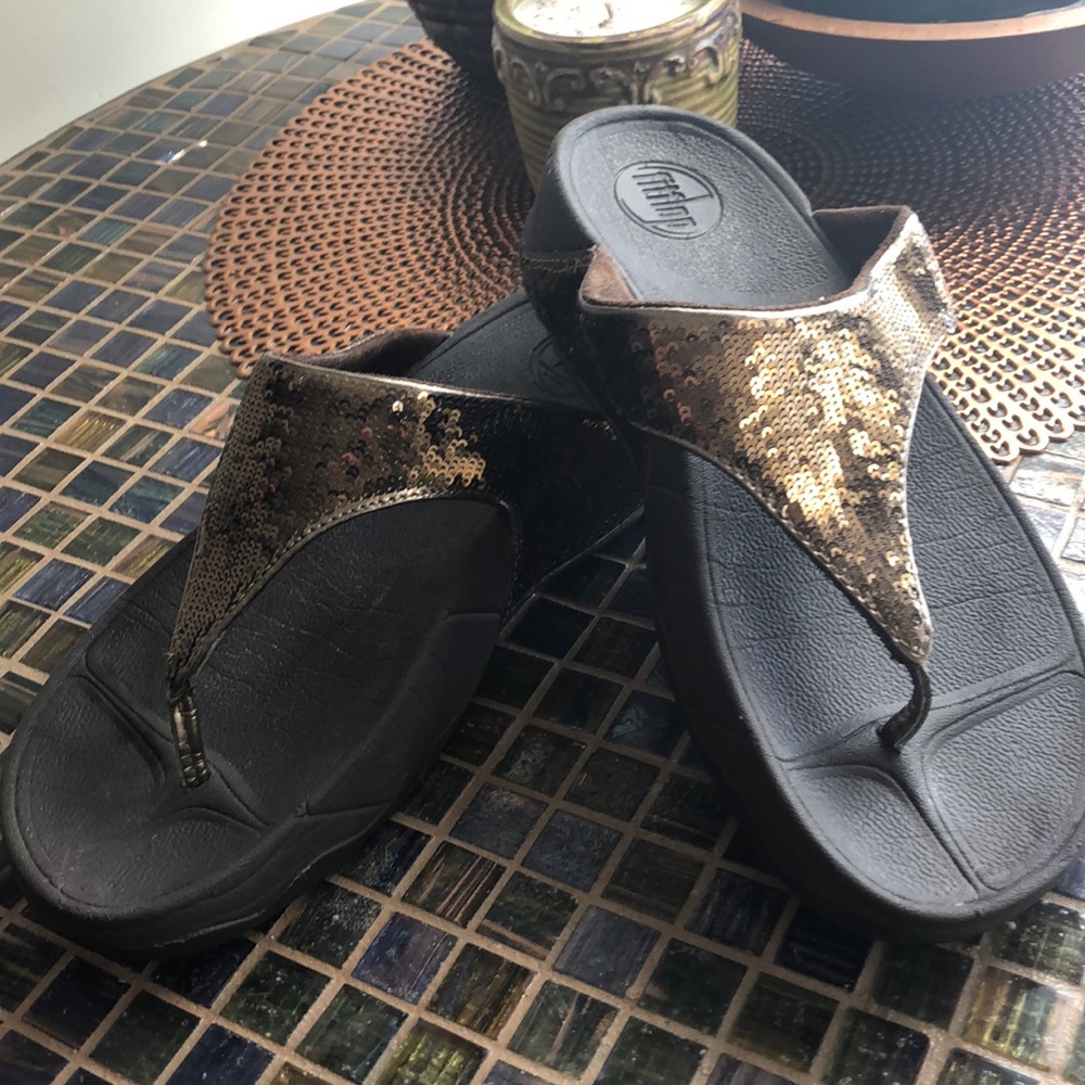 Fitflop brand, “get a workout while you walk”